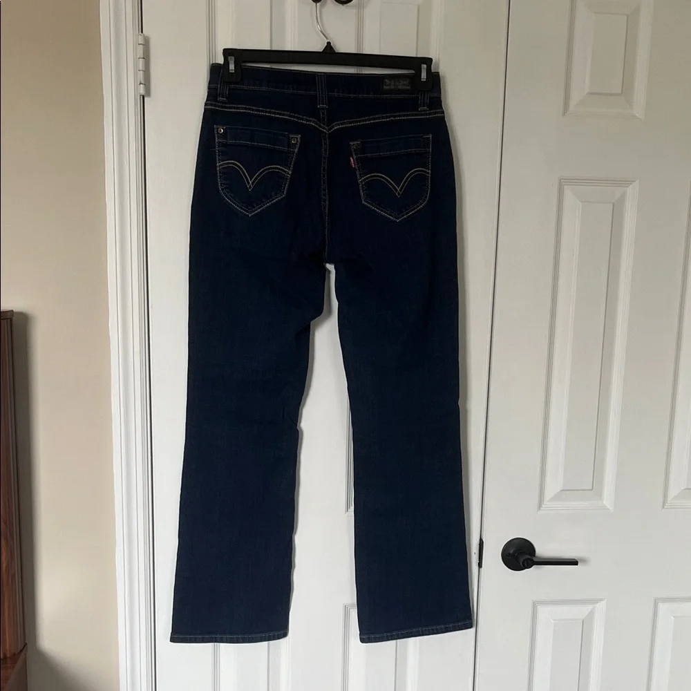 Levi's Women's 528 Curvy Bootcut - Picture 5 of 6